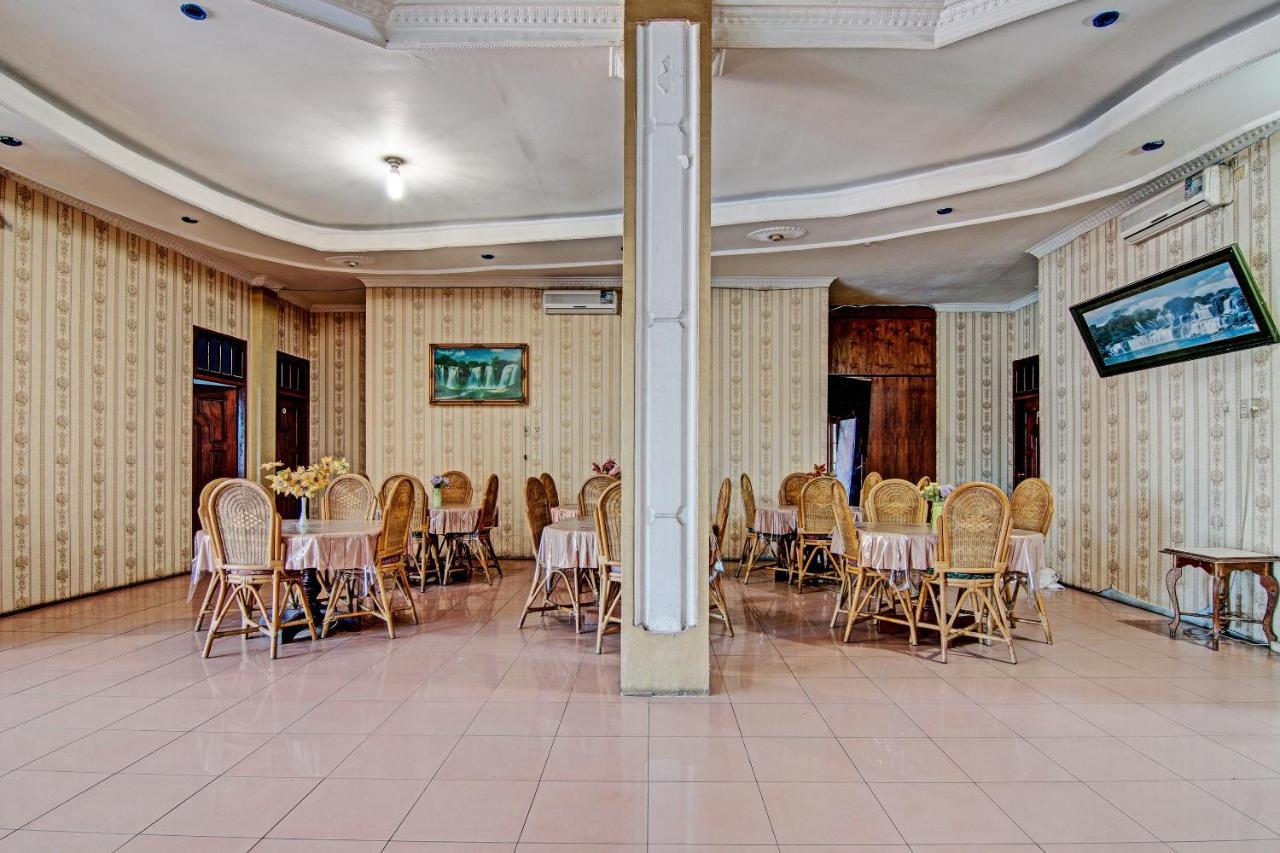 Oyo 92551 Netra Hotel Ujunbatu Exterior foto